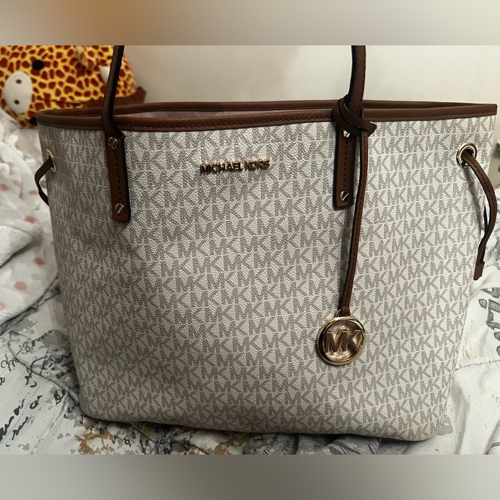 Michael Kors Voyager Large Logo Tote Bag